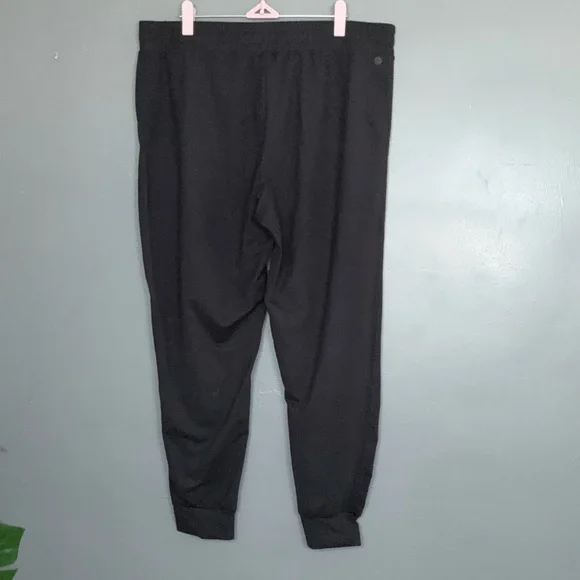 Zella Black Joggers - Picture 2 of 7